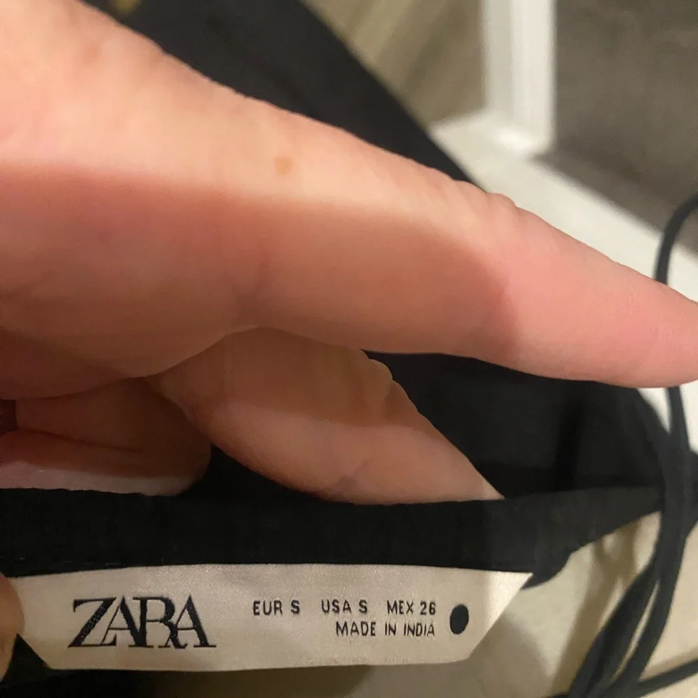 Zara Black Eyelet Trim Poplin Maxi Dress - Picture 9 of 9